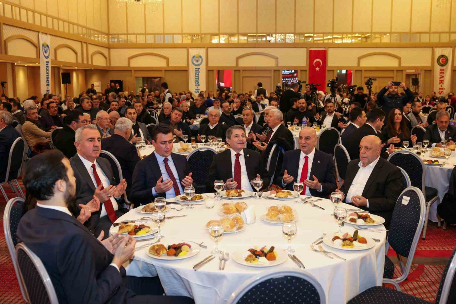 ABB Başkan Adayı Altınok: "Ankara Büyükşehir Belediyesinde çalışan hiçbir işçimizin ekmeğiyle oynamayacağız”
