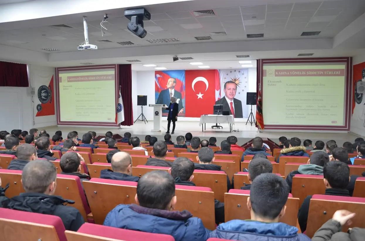 Polis adaylarına ’Kadına Yönelik Şiddetle Mücadele Eğitimi’ verildi