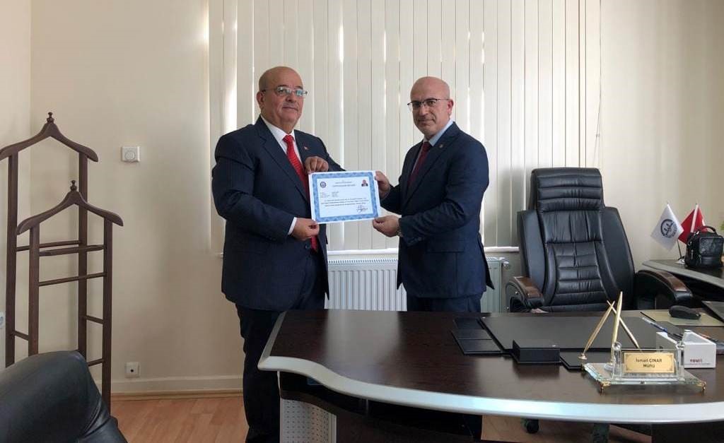 Emet’te 2 İmam Hatip’e Üstün Başarı Belgesi