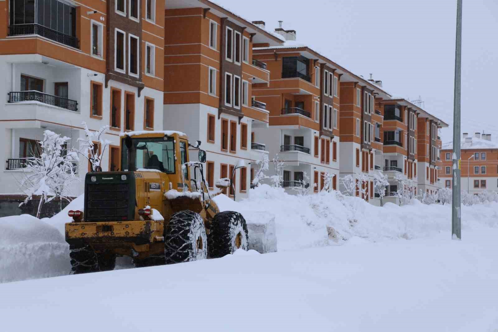 Bitlis’te 213 köy yolu ulaşıma açıldı