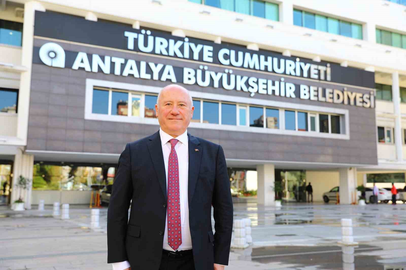 Antalya Büyükşehir Belediyesi’nden engelli milli sporculara ekipman desteği