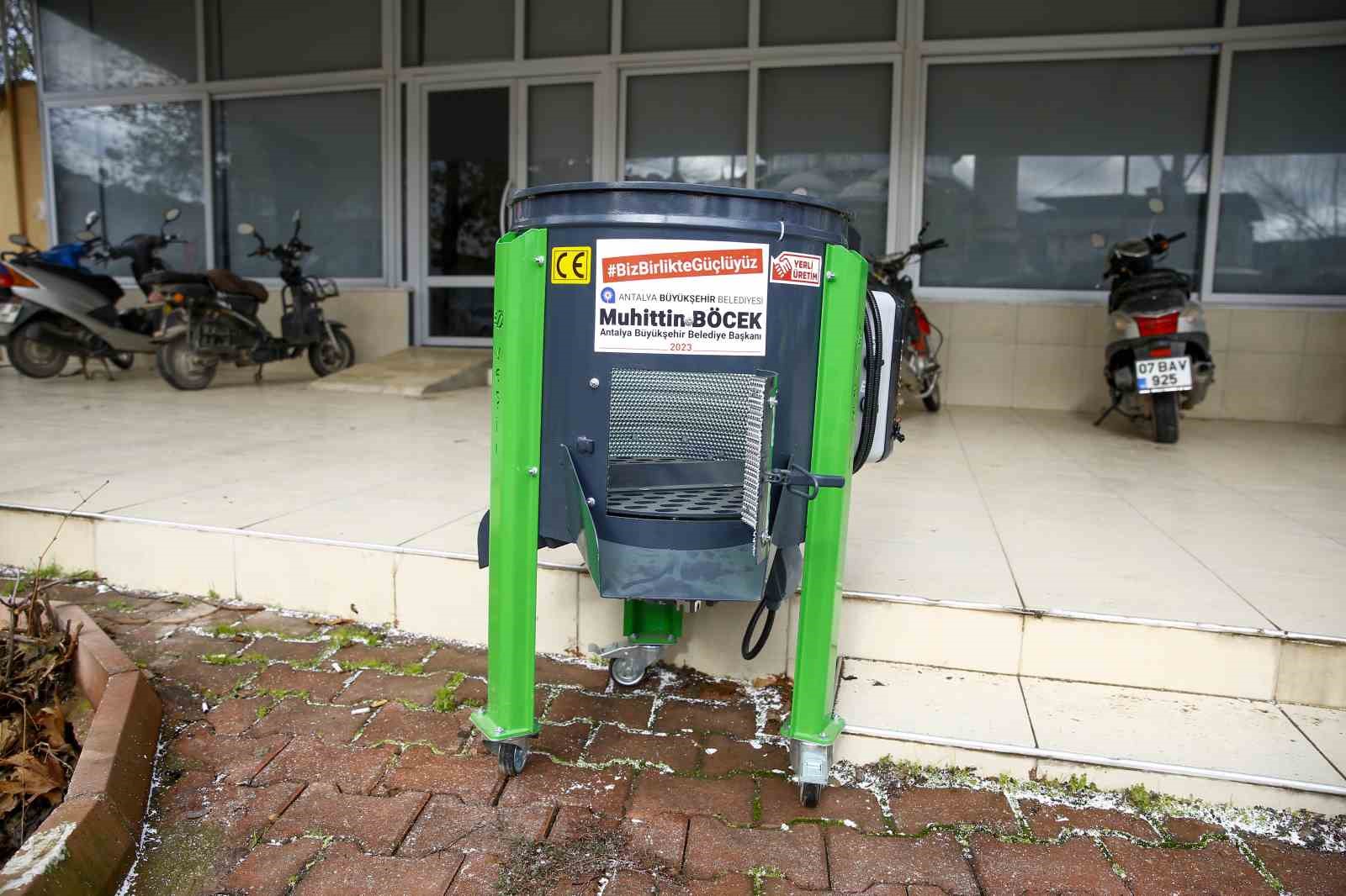 Büyükşehir’den Çakırlar’daki üreticilere makine hibesi
