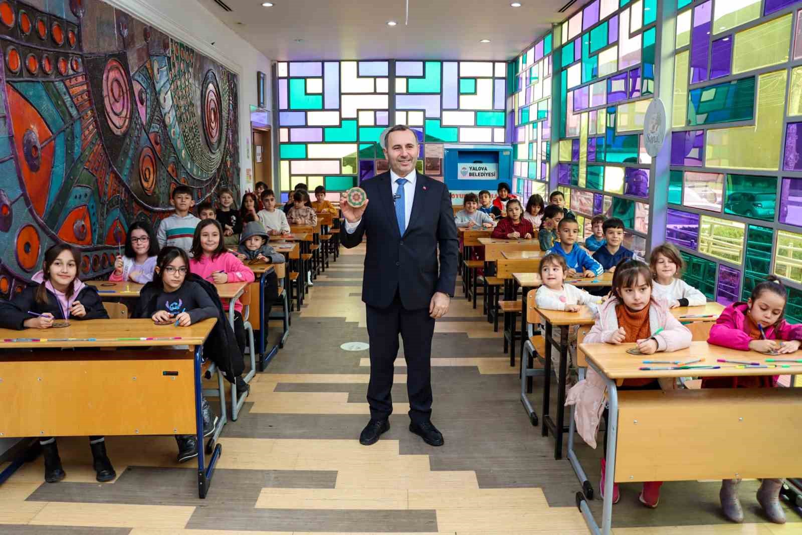 Başkan Tutuk çocukların atölye çalışmalarına katıldı

