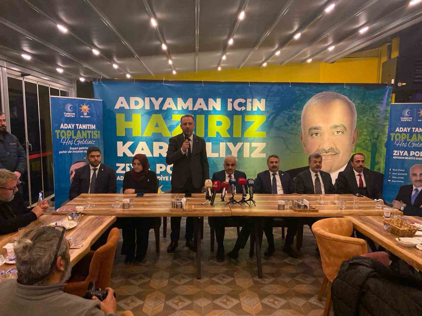 AK Parti heyeti basın mensuplarıyla bir araya geldi