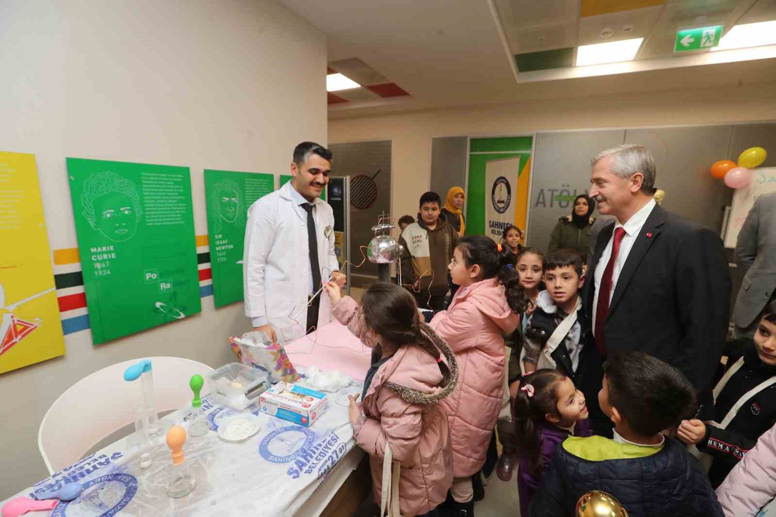 Tahmazoğlu Bilim Şenliğinde öğrencilerle bir araya geldi