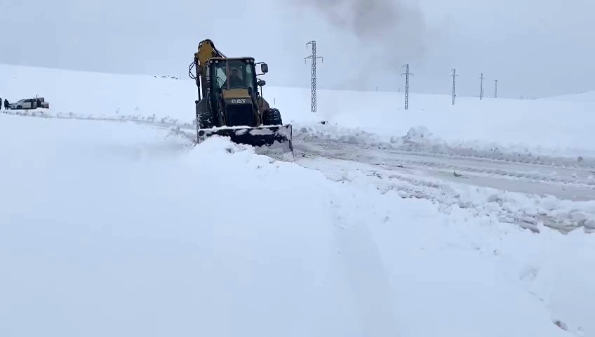 Ağrı’da kapalı köy yolları ulaşıma açılıyor