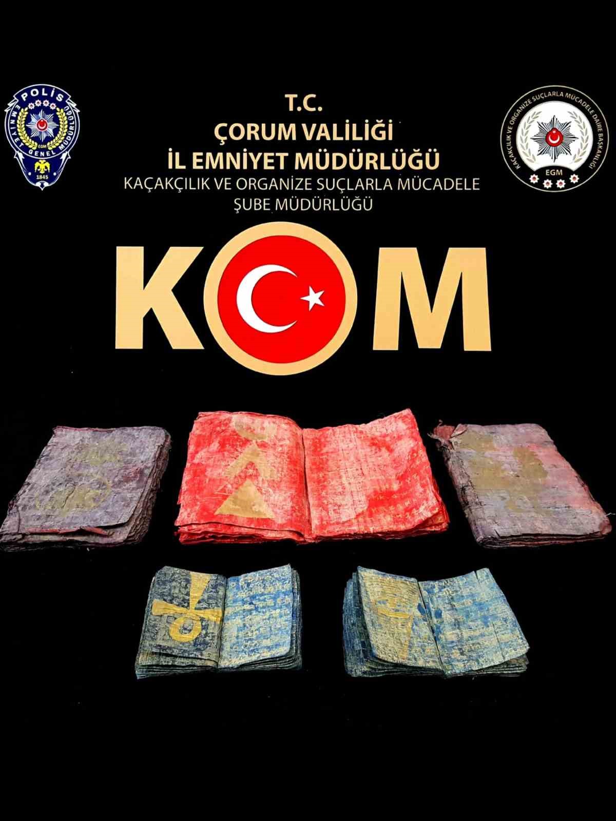 Durdurulan ara&ccedil;ta 5 adet el yazması eser ele ge&ccedil;irildi
