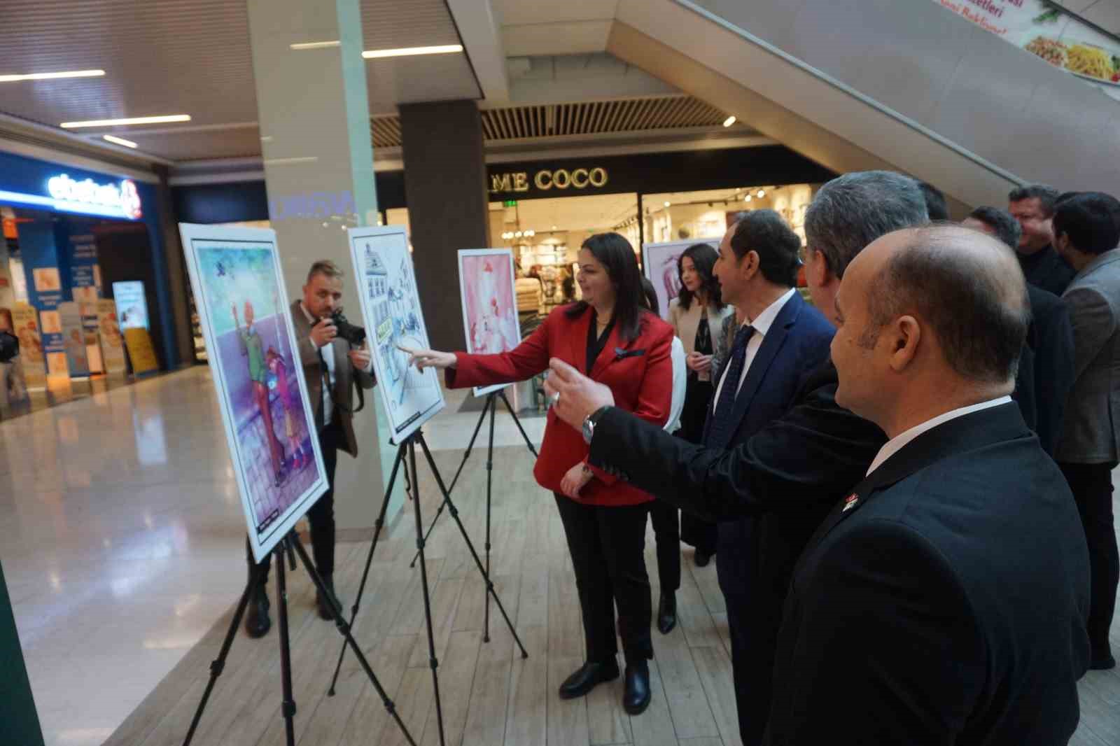 Bağımlılık tedavisi görenlerin yaptığı eserler sergilendi
