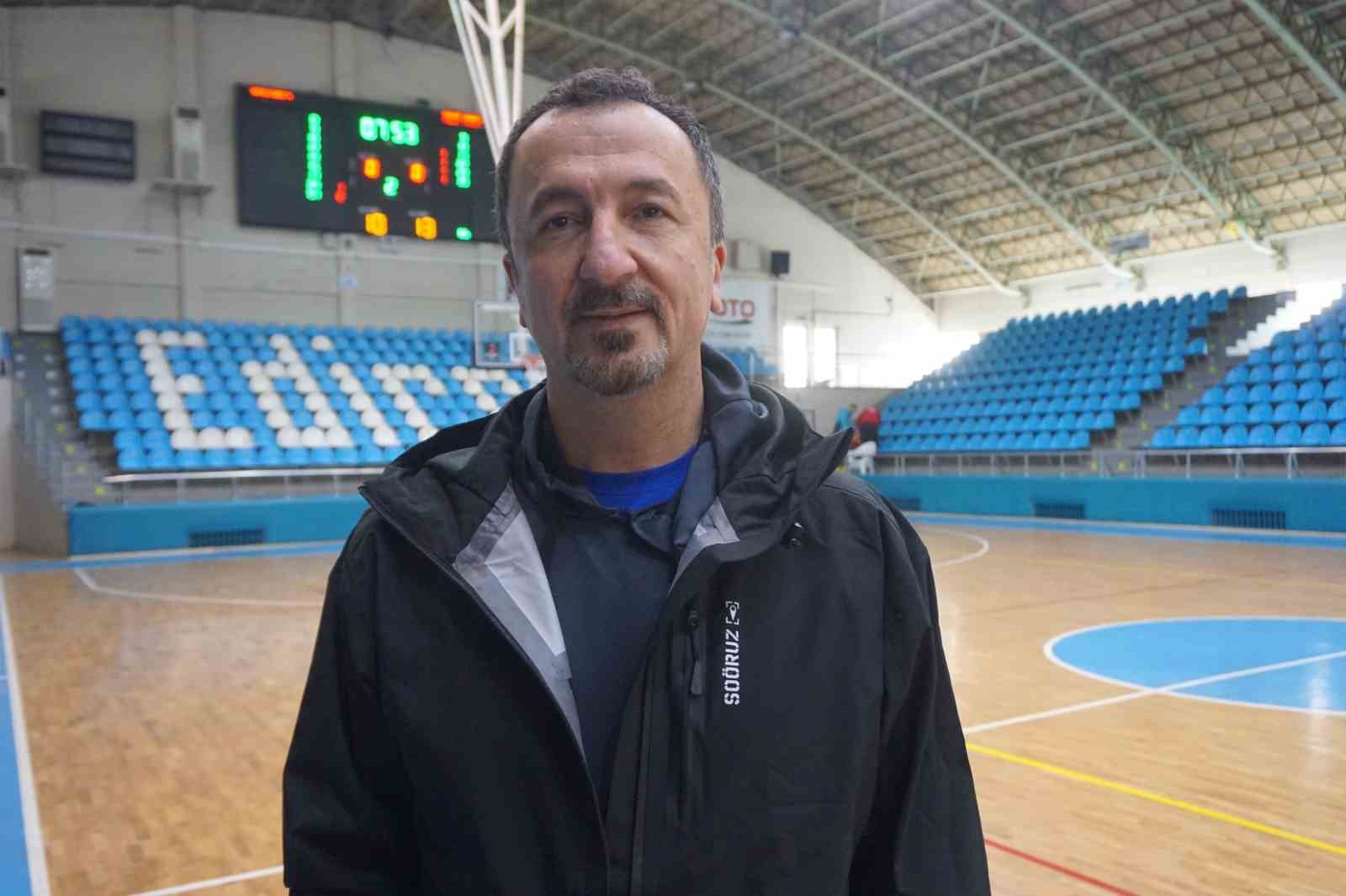 Edirne’de ’Uluslararası Veteran Basketbol Turnuvası’ başladı
