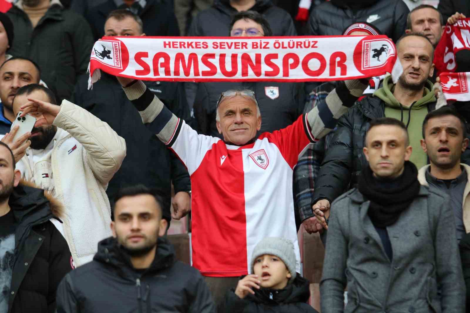 Trendyol Süper Lig: Samsunspor: 1 - Kayserispor: 0 (İlk yarı)
