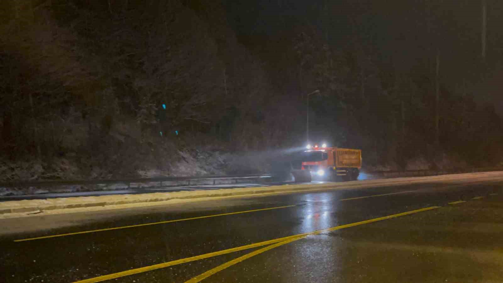 Bolu Dağı’nda kar yağışı etkili olmaya başladı