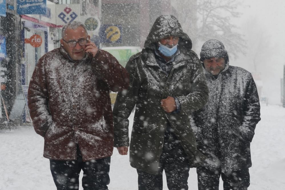 Bayburt’ta kuvvetli kar yağışı bekleniyor