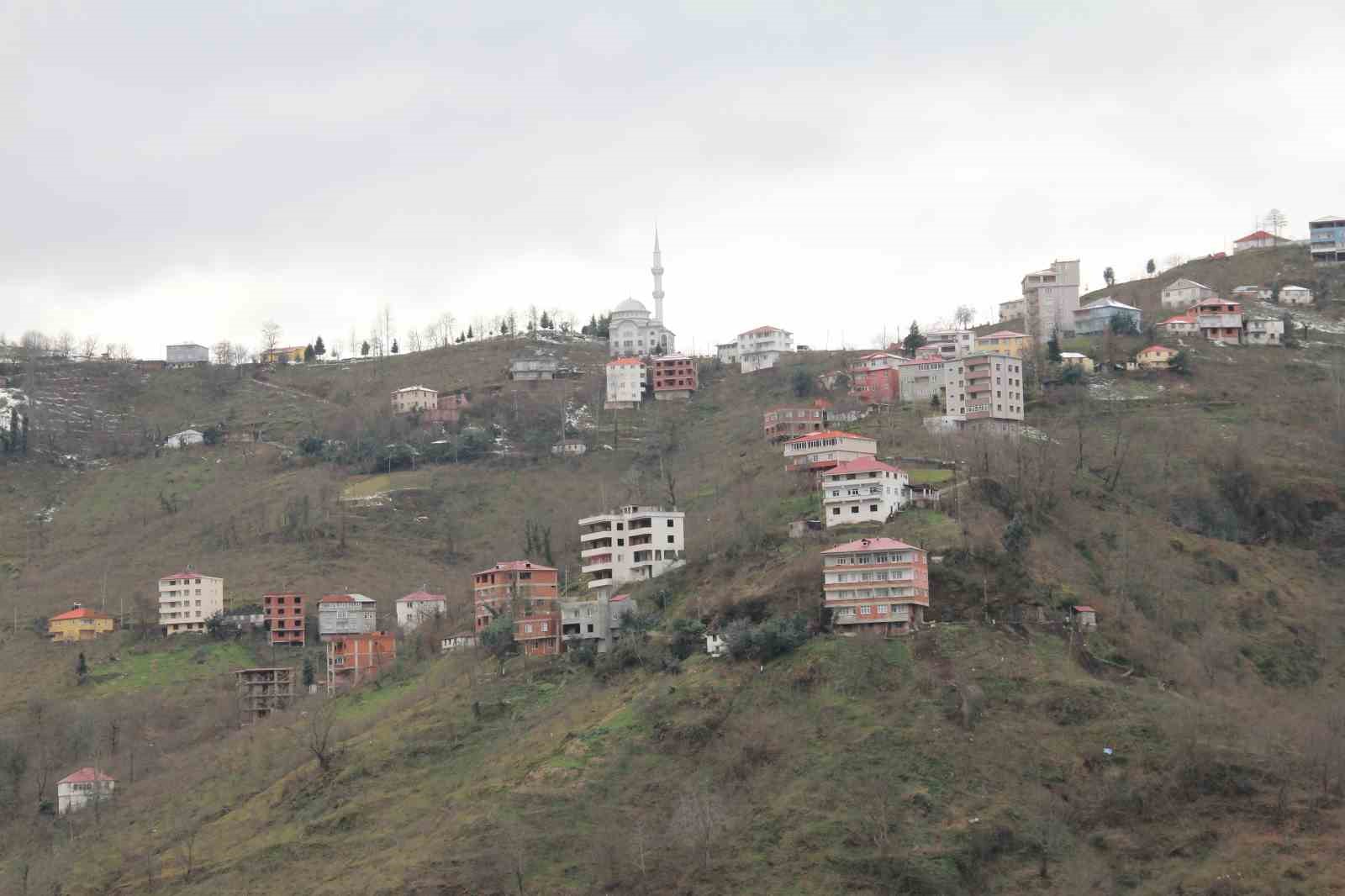 Muhtarlık rekabeti köyde seçmen sayısını 4 kat artırdı