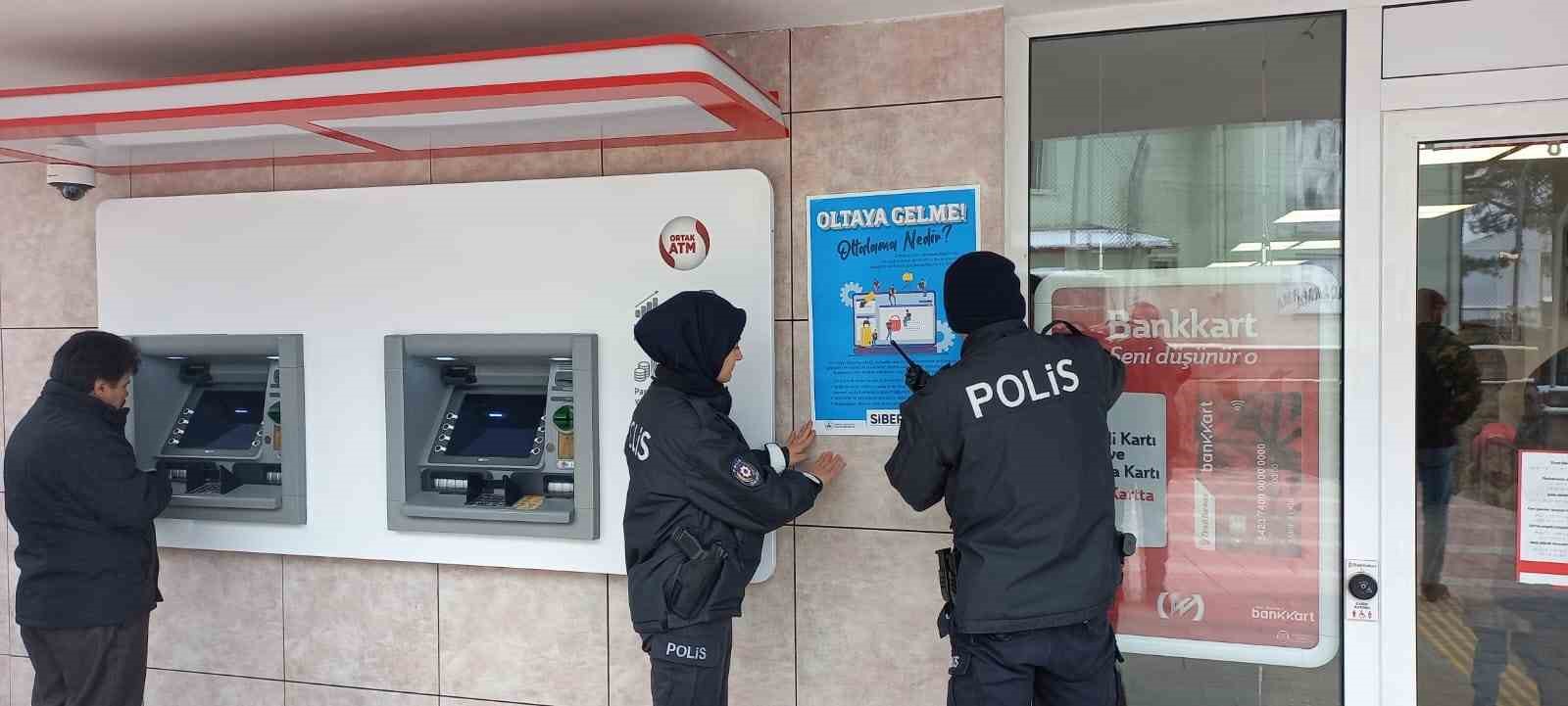 Emniyet ekipleri dolandırıcılığa karşı vatandaşı bilgilendiriyor