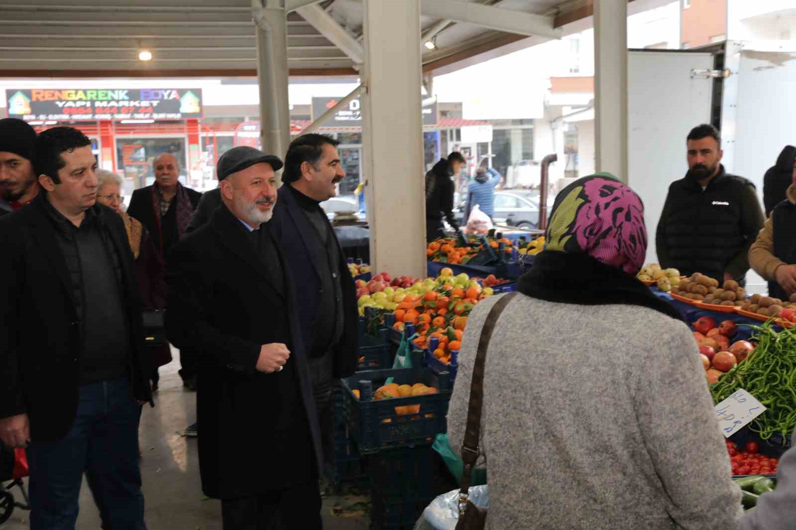 Başkan Çolakbayrakdar, pazarcı esnafını ziyaret etti