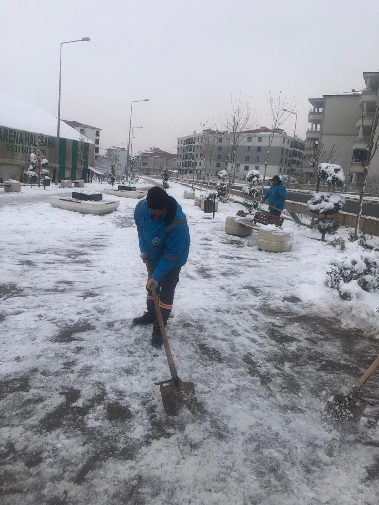 Iğdır’da kar temizliği çalışmaları sürüyor