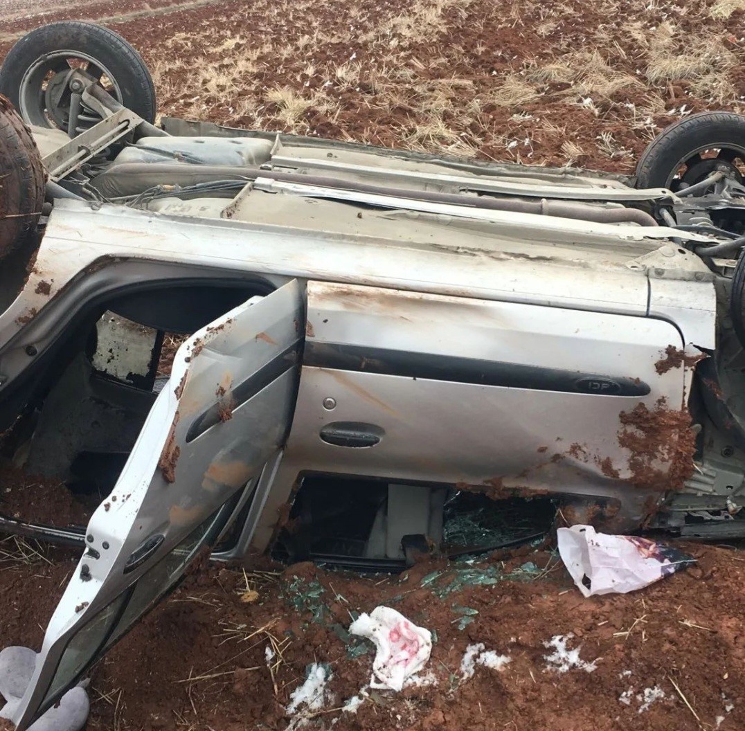 Takla atan ara&ccedil;tan emniyet kemeri sayesinde kurtuldu

