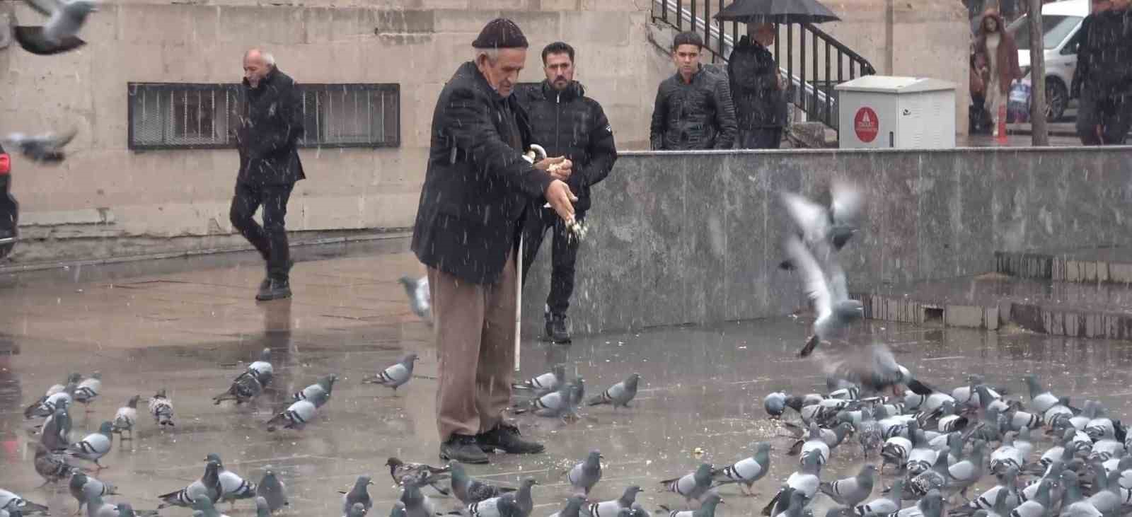 Aksaray’da yılın ilk karı yağdı