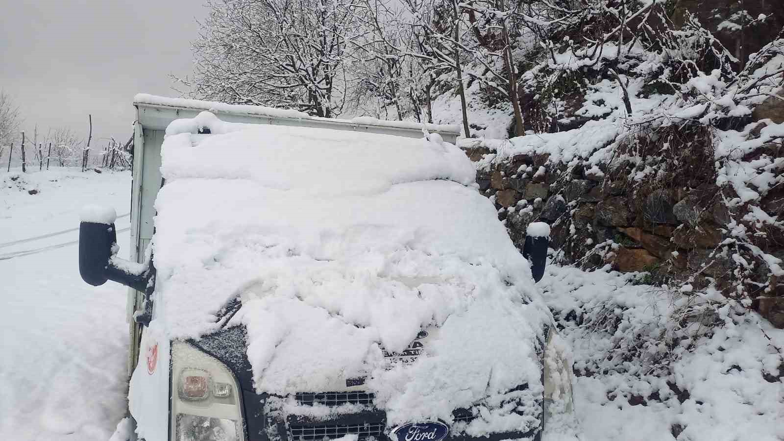 Batman’da 70’in üzerinde köy yolu kardan ulaşıma kapadı