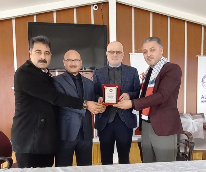 Alaca m&uuml;ft&uuml;s&uuml; Kahveci il&ccedil;eden ayrıldı
