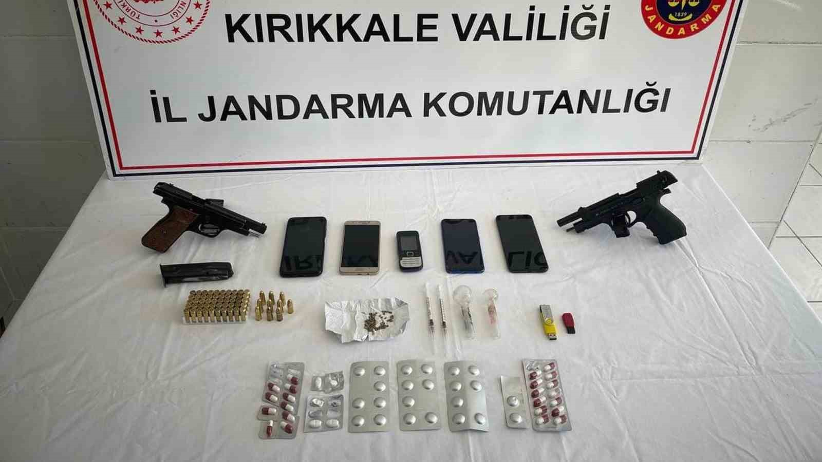 Jandarmadan uyuşturucu operasyonu: 5 g&ouml;zaltı
