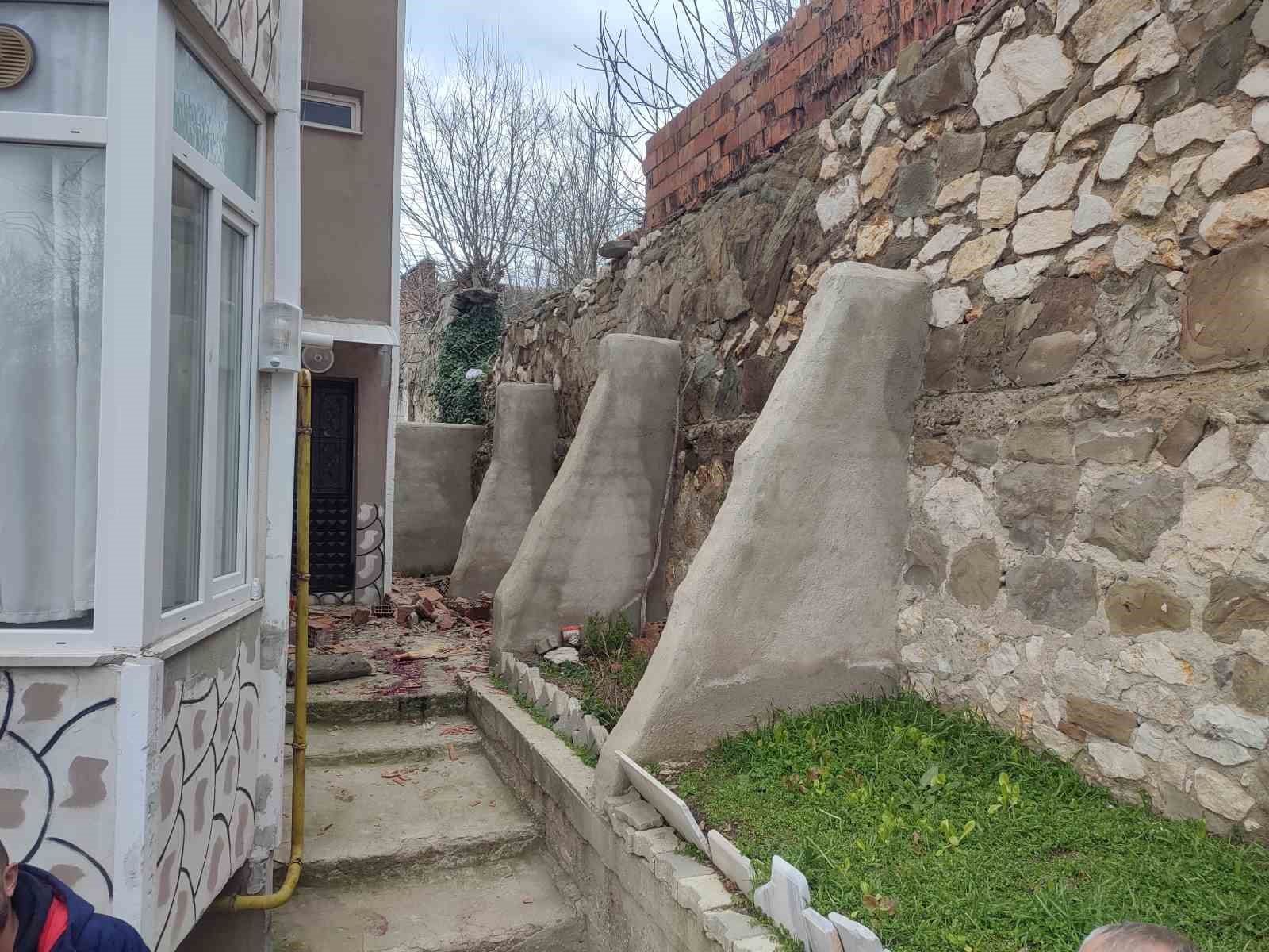 Keşan’da üzerine duvar düşen kadın hayatını kaybetti