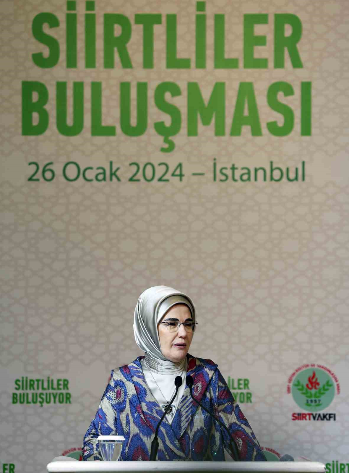 Emine Erdoğan Siirtli kadınlarla bir araya geldi
