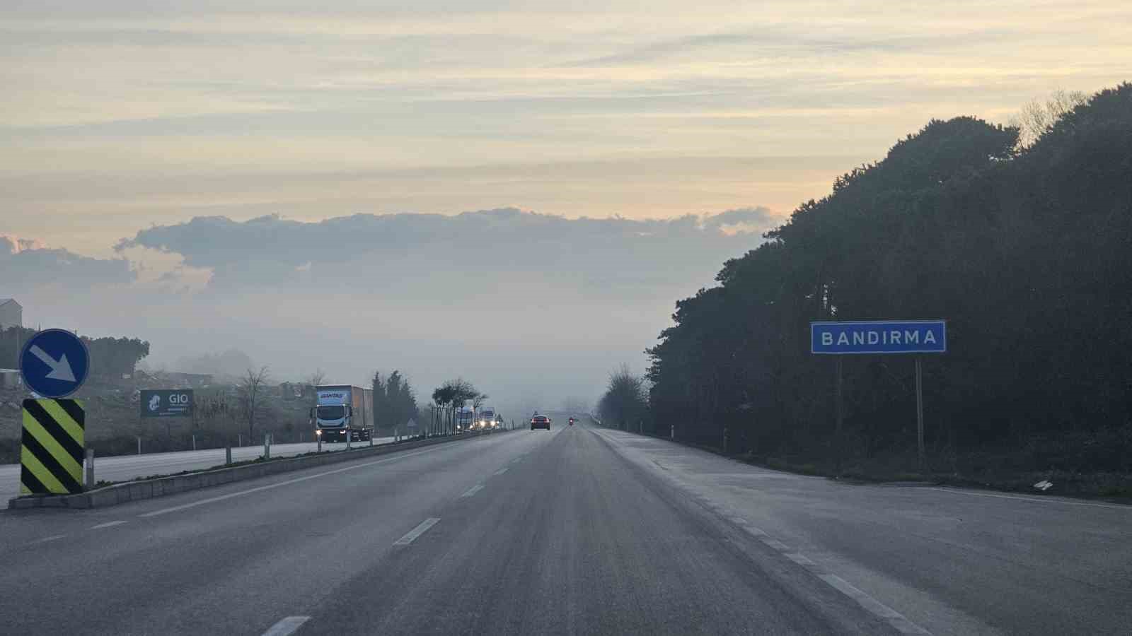 Bandırma’da sis etkili oluyor