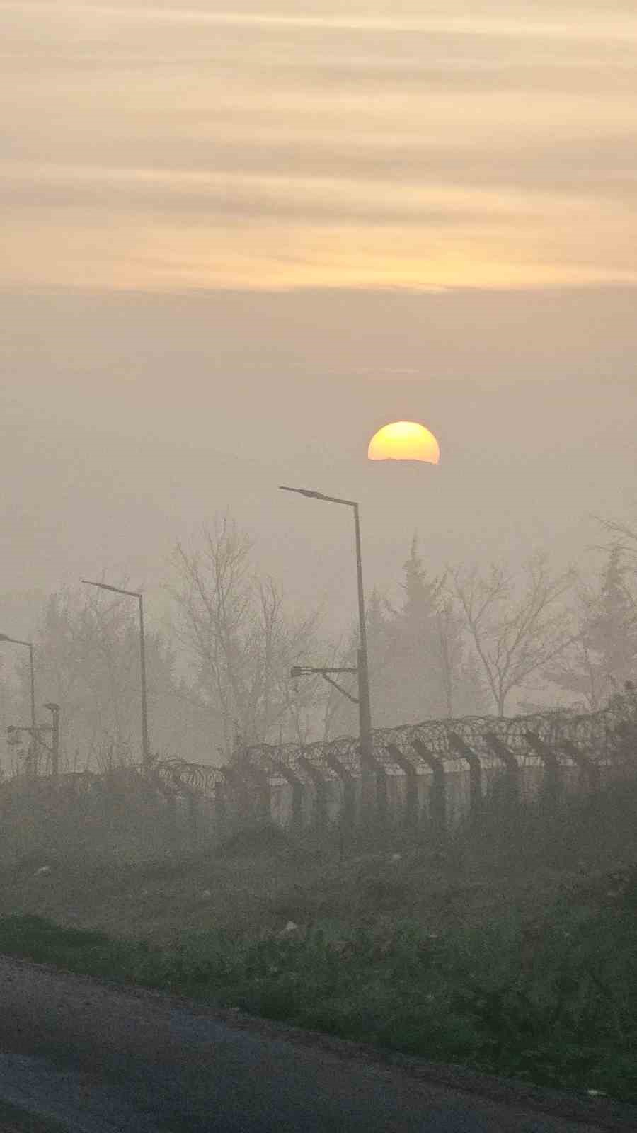 Bandırma&rsquo;da sis etkili oluyor
