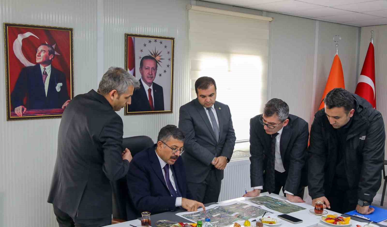 Heyelan b&ouml;lgesine t&uuml;nel &ccedil;alışmaları devam ediyor
