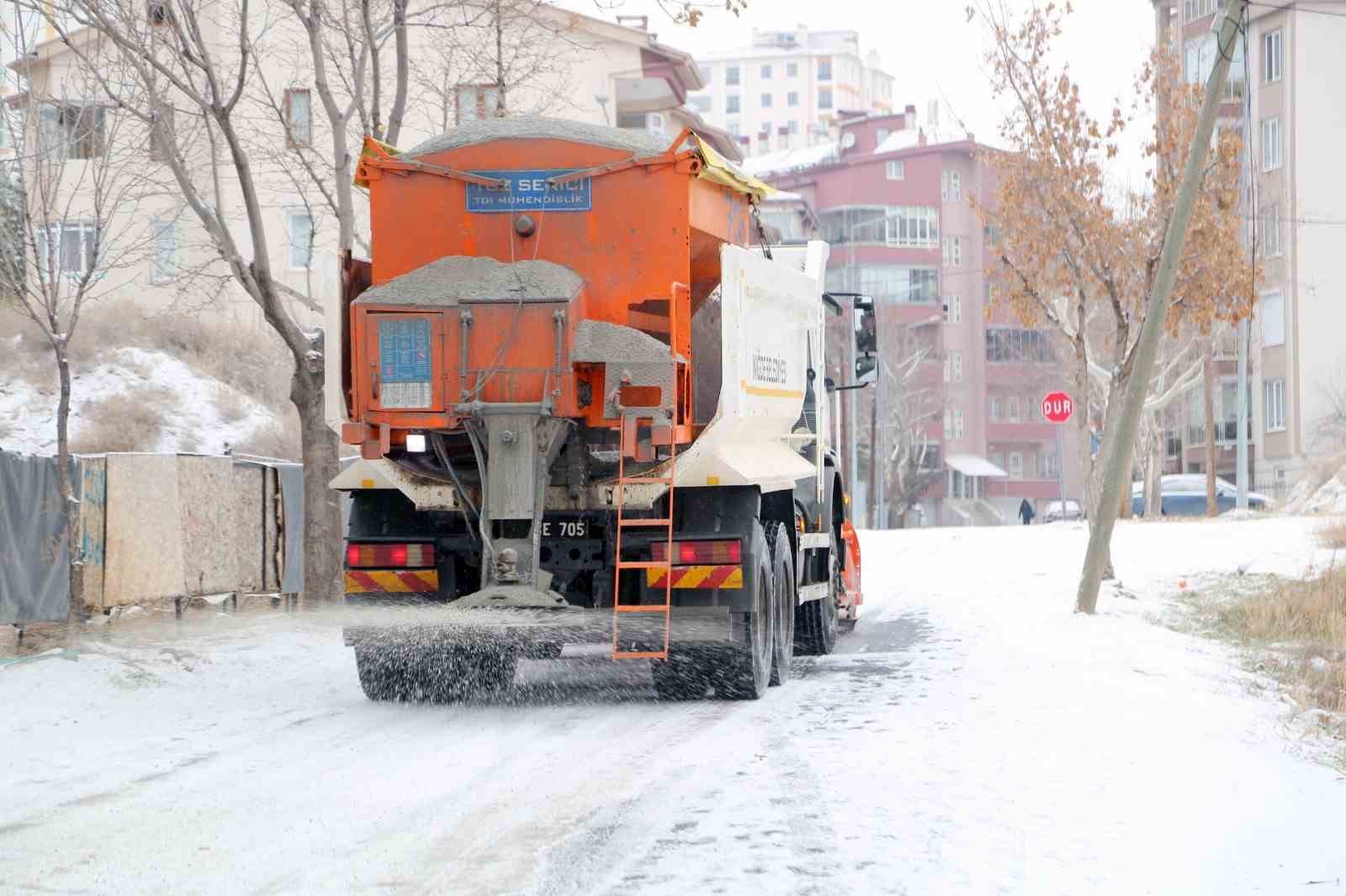 Niğde’de olumsuz hava şartlarına karşı gerekli tedbirler alındı