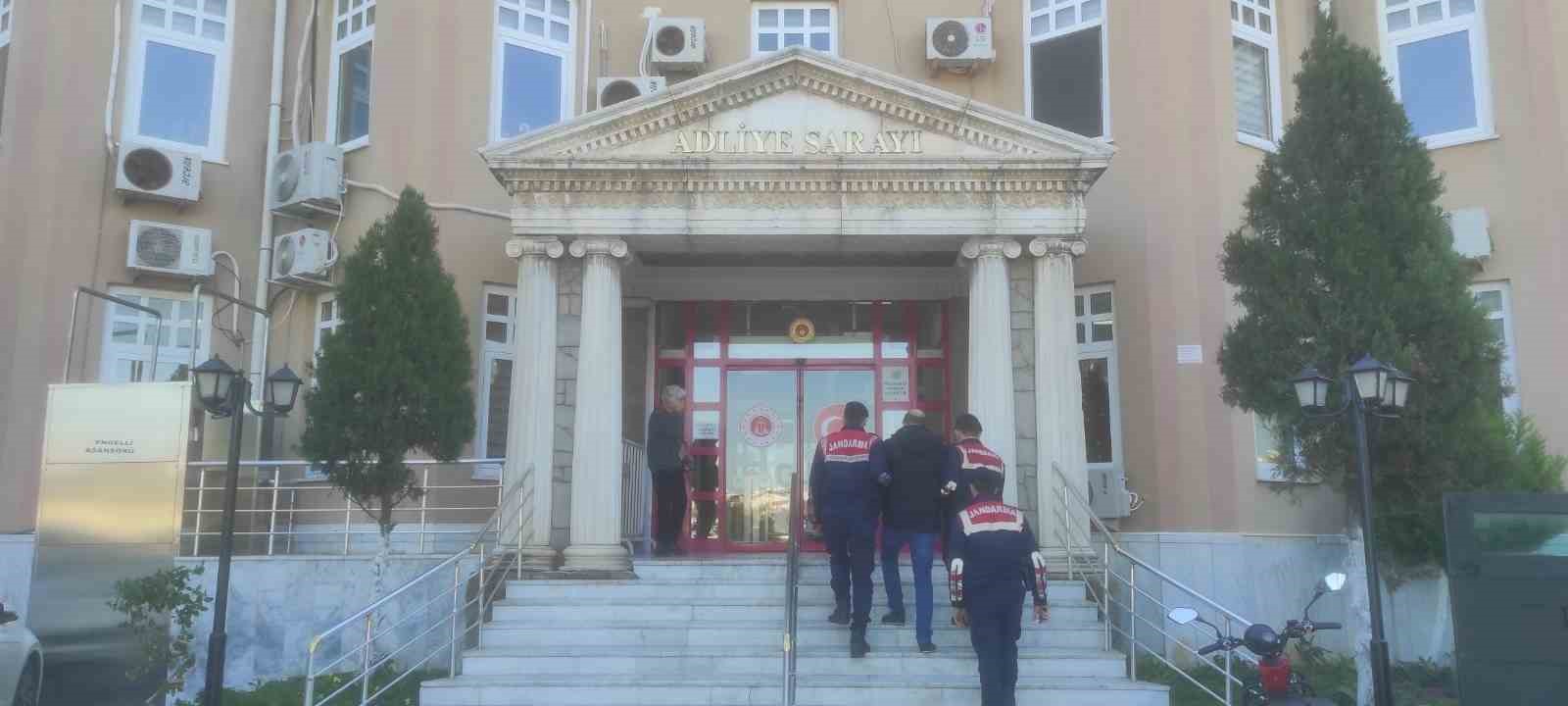 Çeşitli suçlardan aranan 7 şüpheli kıskıvrak yakalandı
