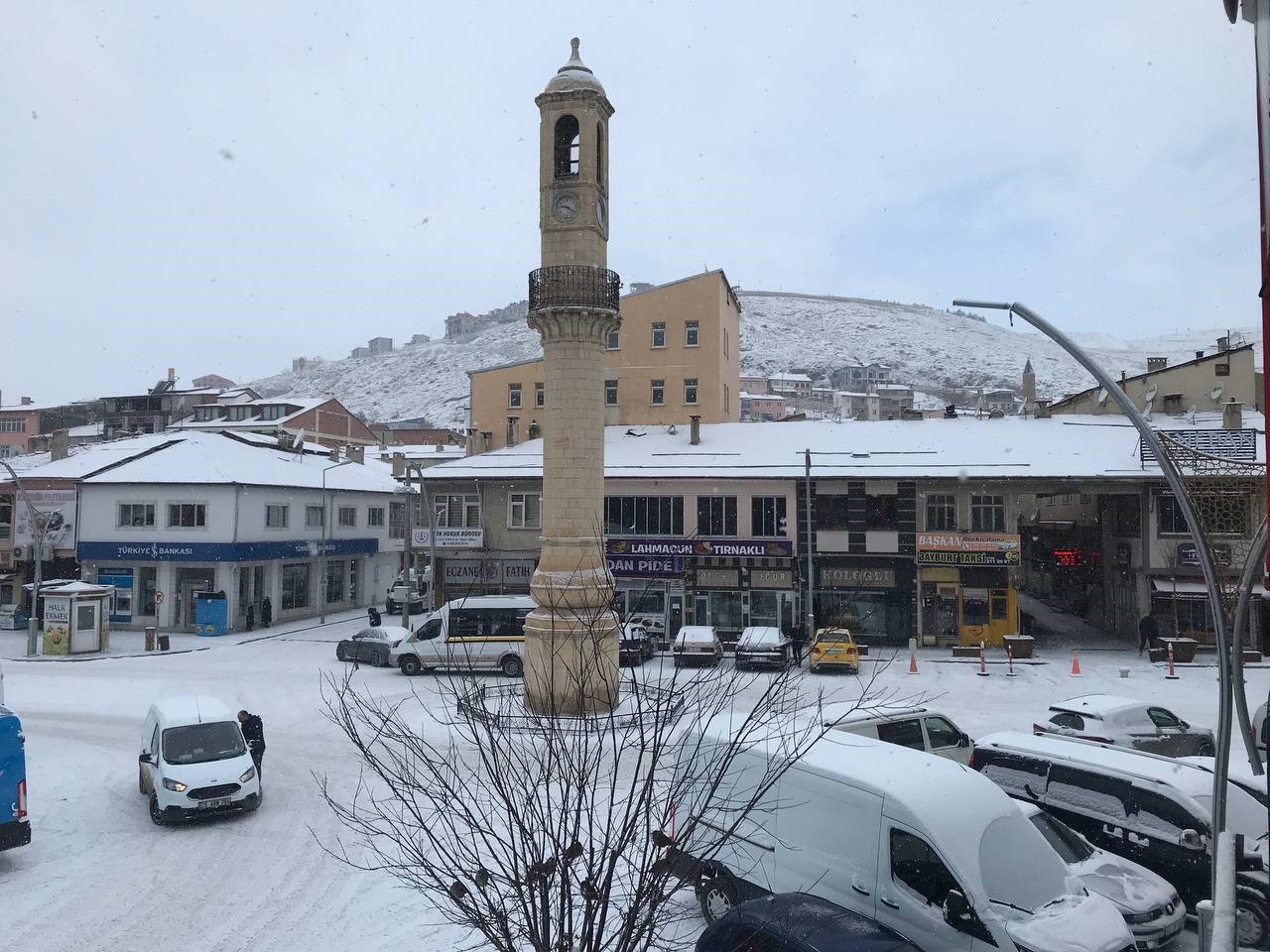 Bayburt’ta kar kalınlığı 30 santimetreyi buldu
