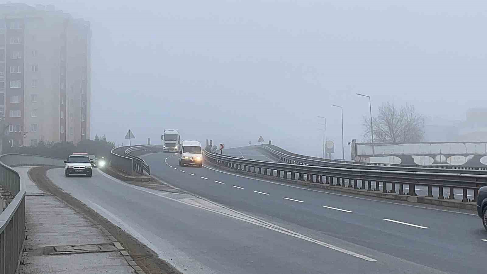 Tekirdağ&rsquo;da sis etkisini g&ouml;sterdi
