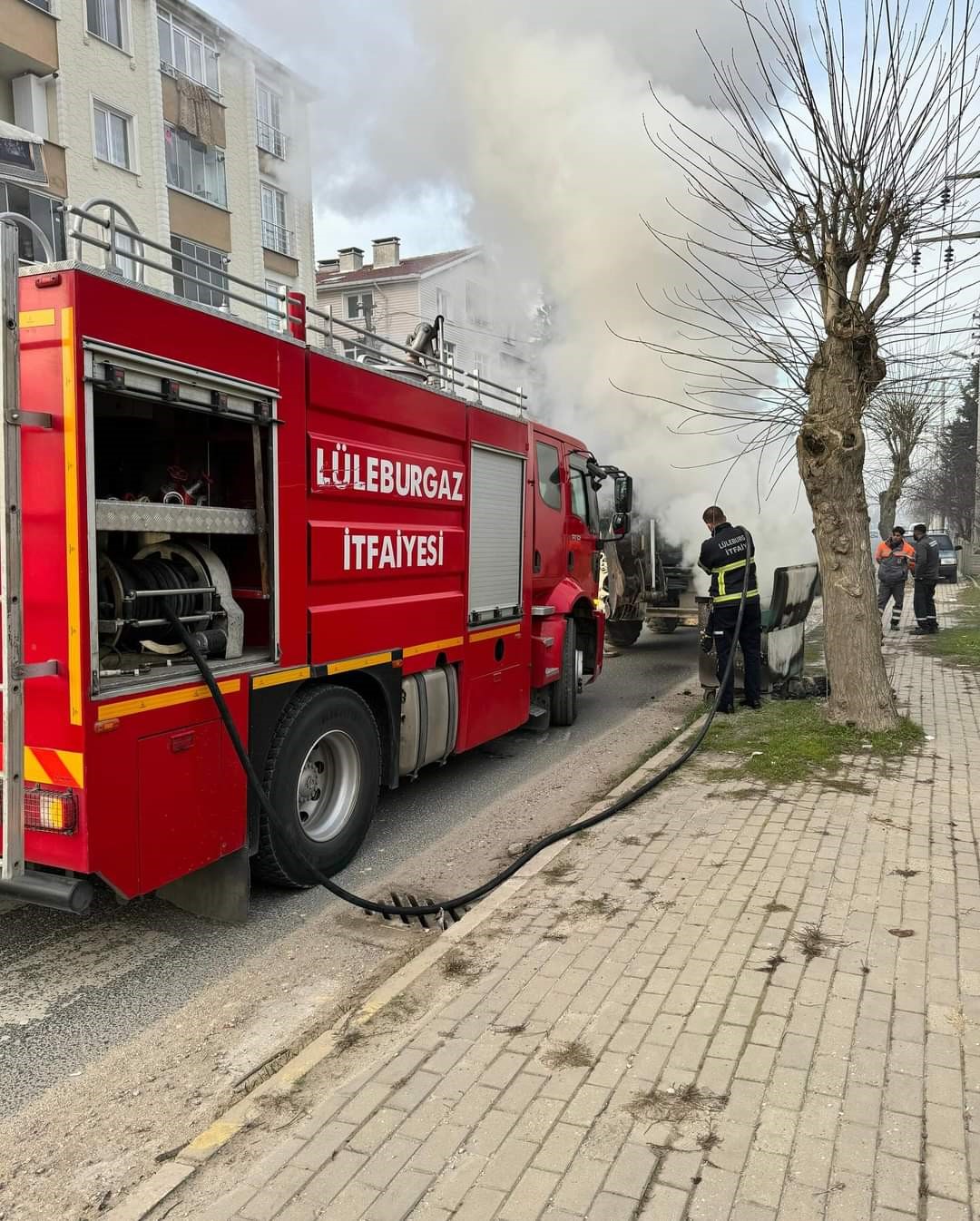 L&uuml;leburgaz&rsquo;da &ccedil;&ouml;p konteynerinde yangın &ccedil;ıktı
