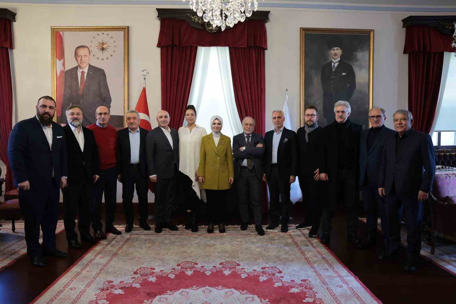 Bakan Göktaş’tan Darülaceze ve 15 Temmuz Derneği ziyareti
