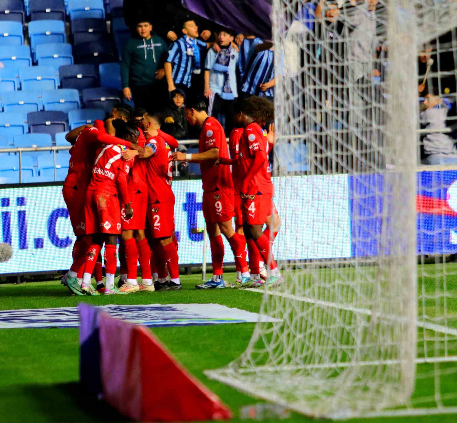 Trendyol Süper Lig: Y. Adana Demirspor: 0 - A. Hatayspor: 1 (İlk yarı)
