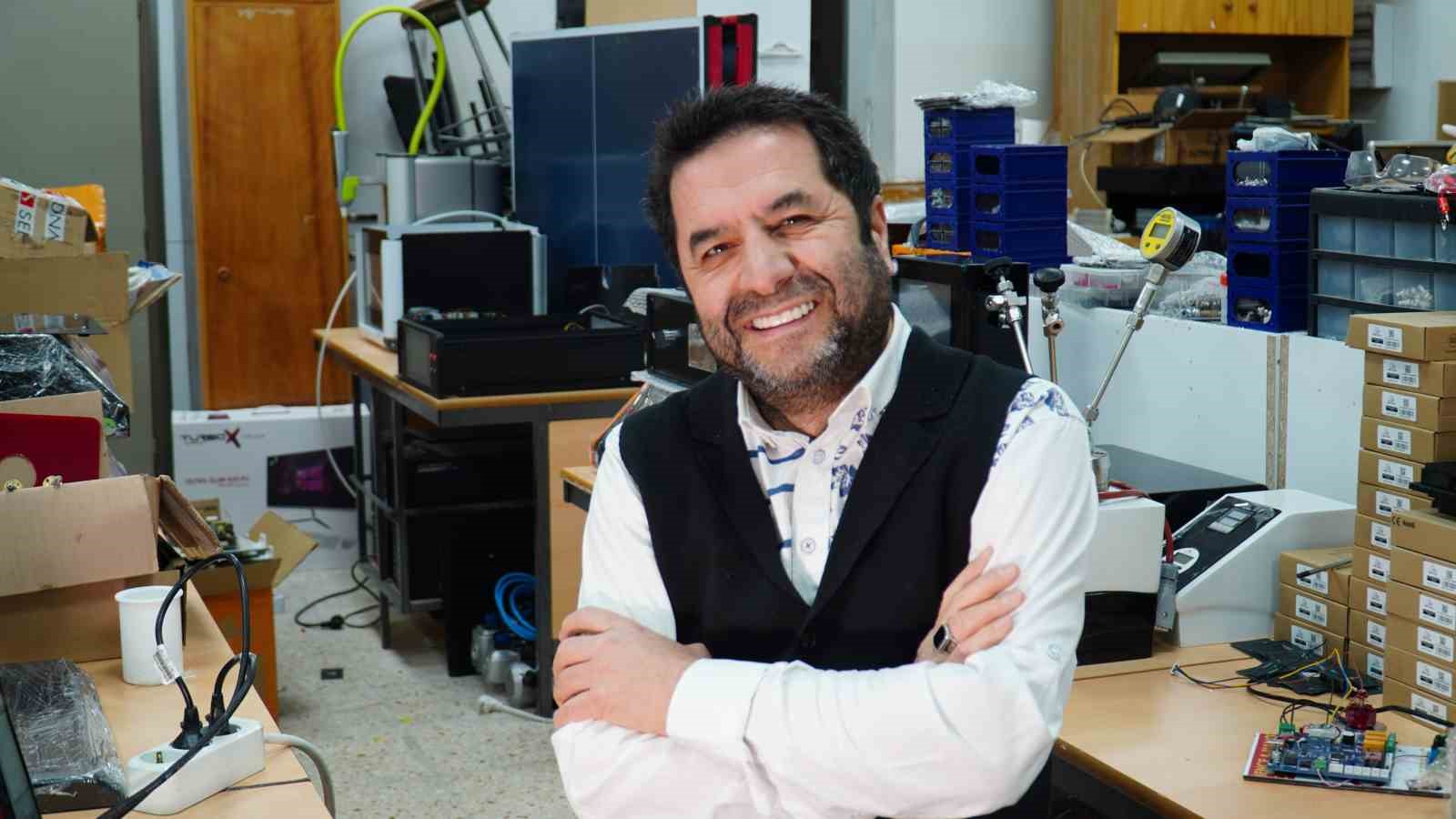 Einstein’ın Nobel ödülü aldığı  ’foton teorisi’ni Türk profesör ispatladı