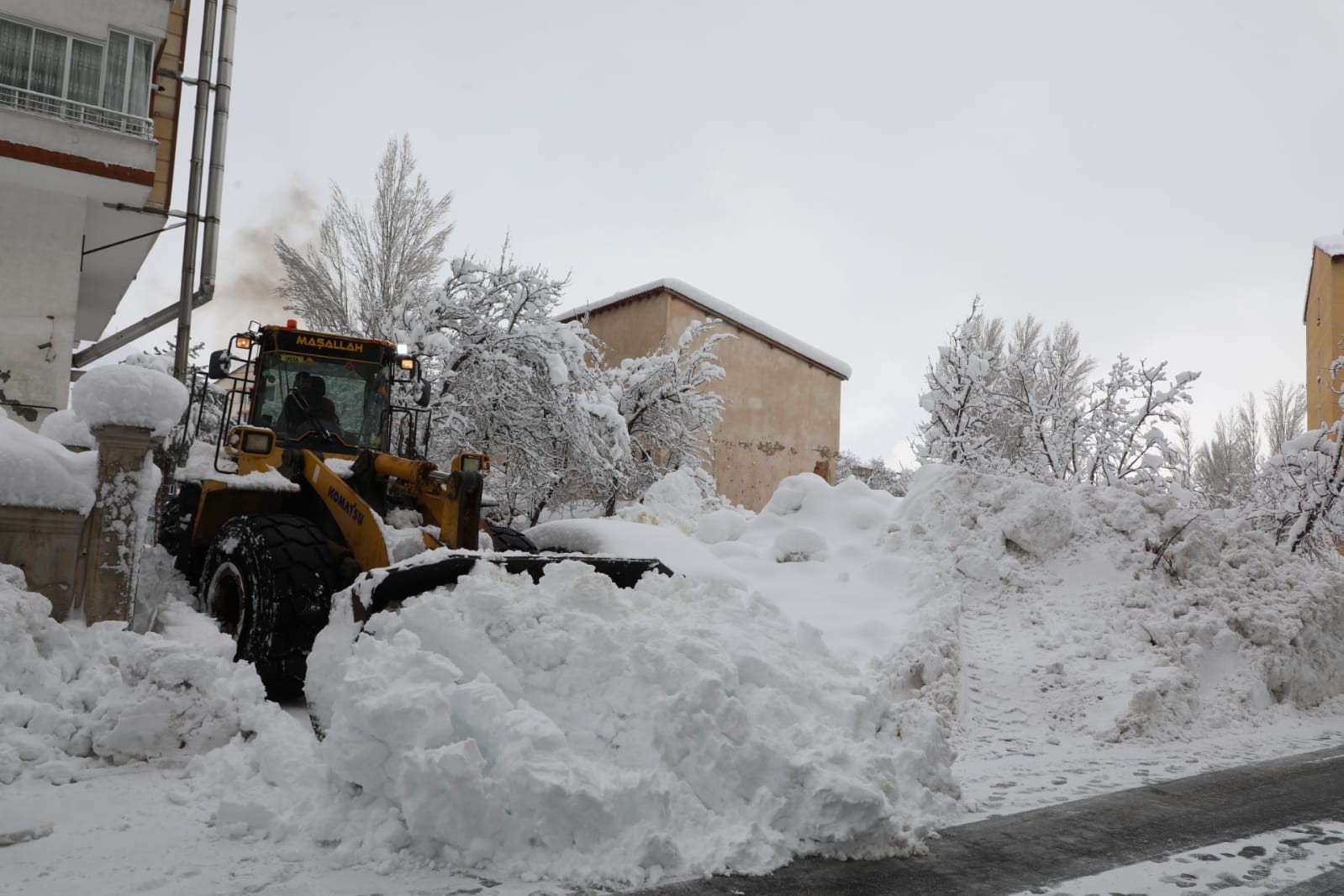 Bitlis&rsquo;te kapalı k&ouml;y yolları tek tek a&ccedil;ılıyor
