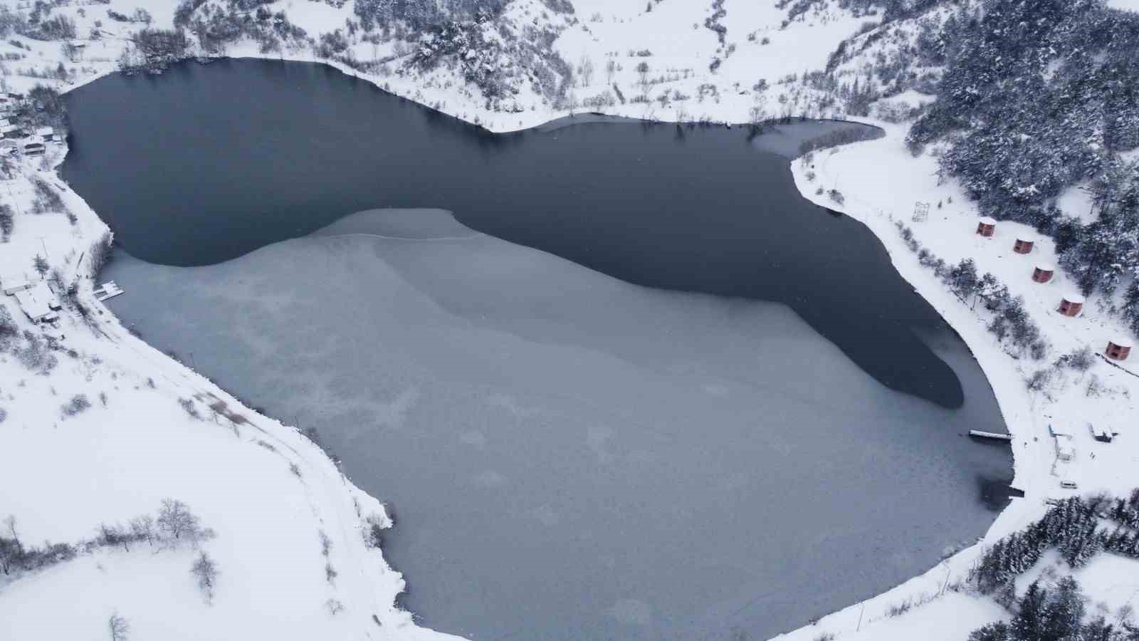 Çubuk Gölü’nde kış güzelliği yaşanıyor
