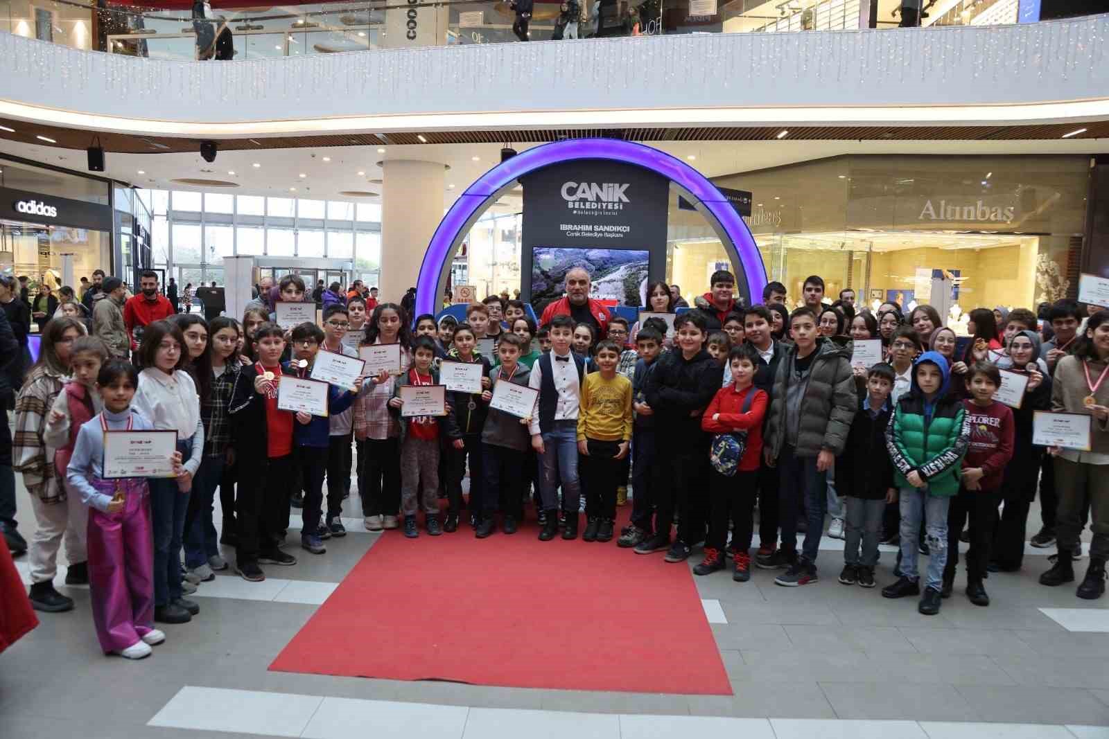 Başkan Sandıkçı: "Canik’ten geleceğe bilim ve teknolojiyle kuşanan bir nesil geliyor"