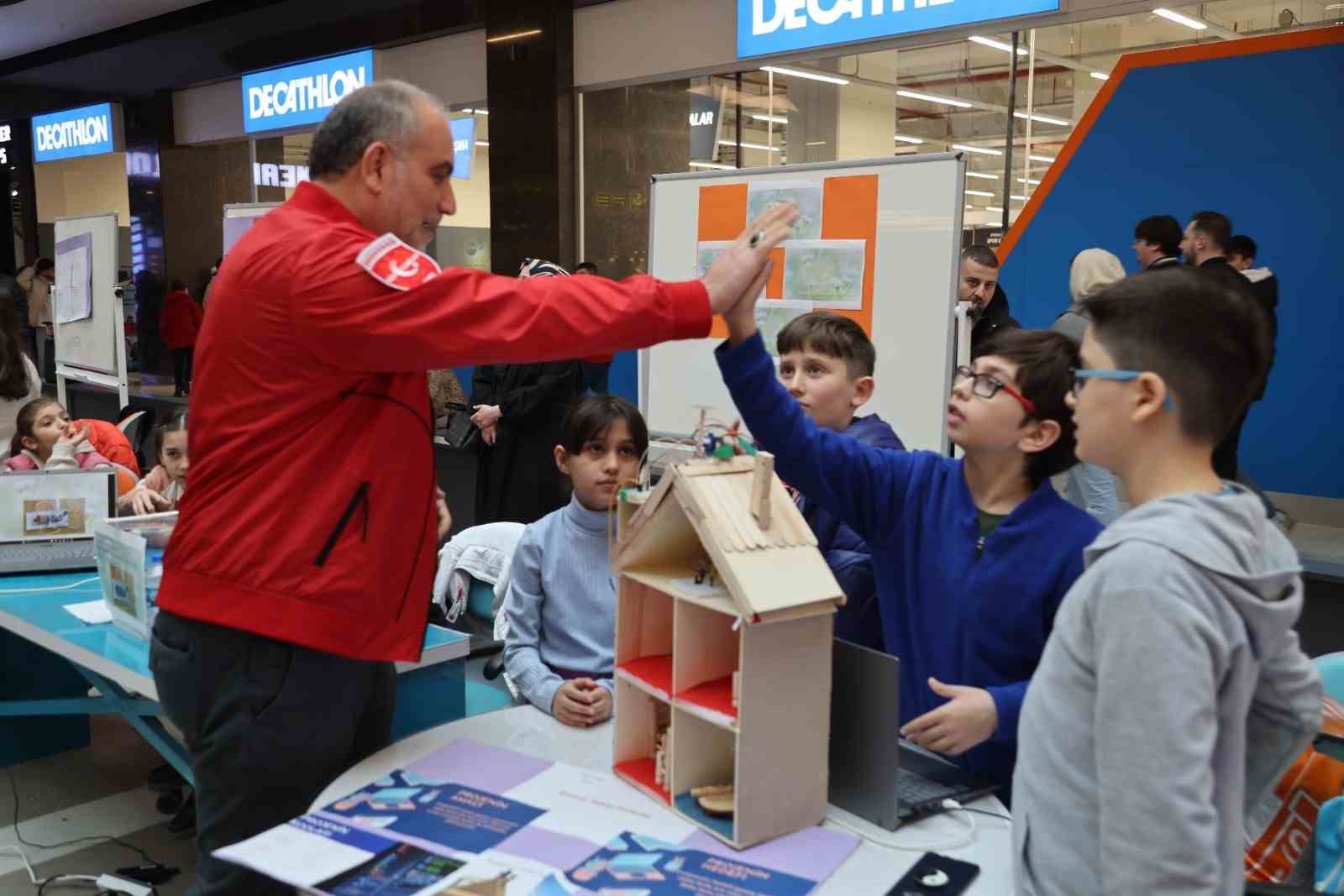 Başkan Sandık&ccedil;ı: "Canik&rsquo;ten geleceğe bilim ve teknolojiyle kuşanan bir nesil geliyor"
