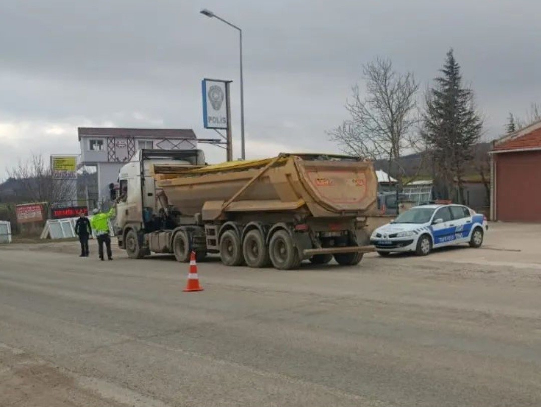 Vize&rsquo;de trafik denetiminde 75 s&uuml;r&uuml;c&uuml;ye ceza
