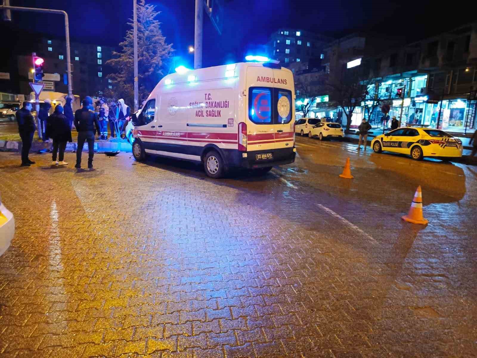 Batman’da gelin arabası ambulansla çarpıştı
