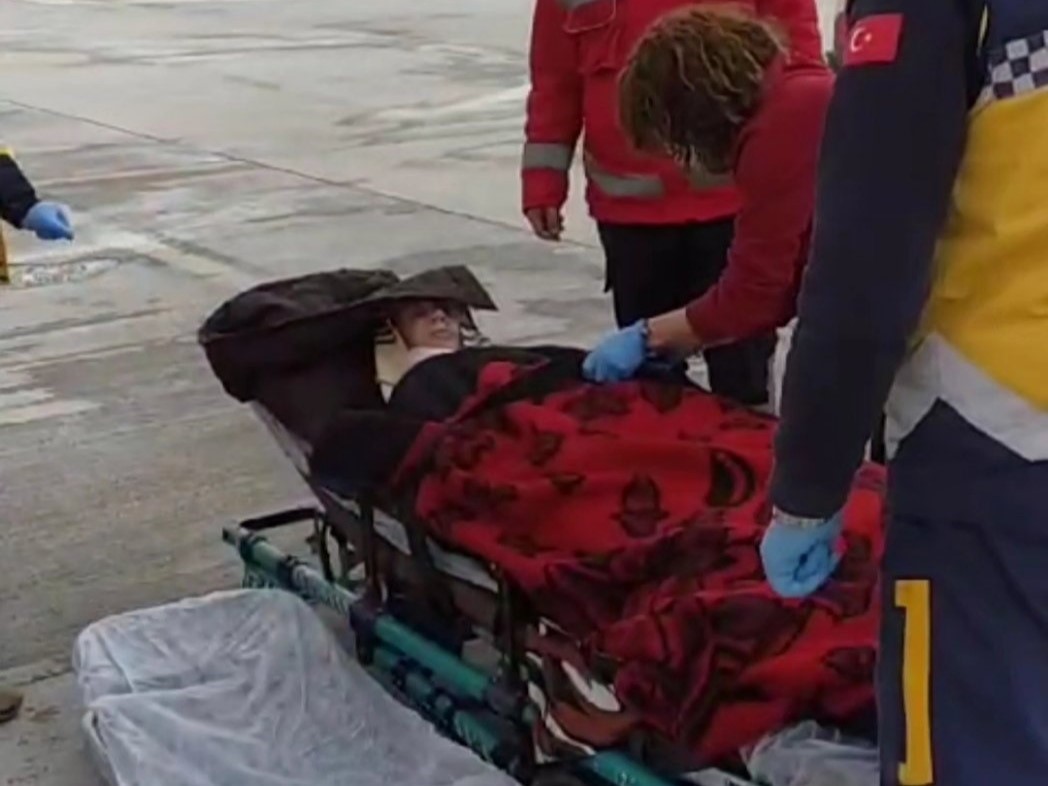 15’inci doğumunda rahatsızlanan kadın ambulans helikopterle hastaneye sevk edildi
