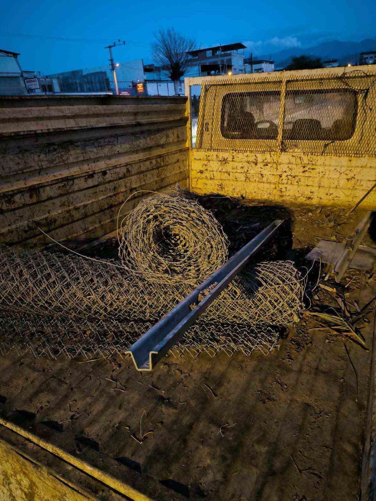 Trafik levhası hırsızları jandarmaya takıldı
