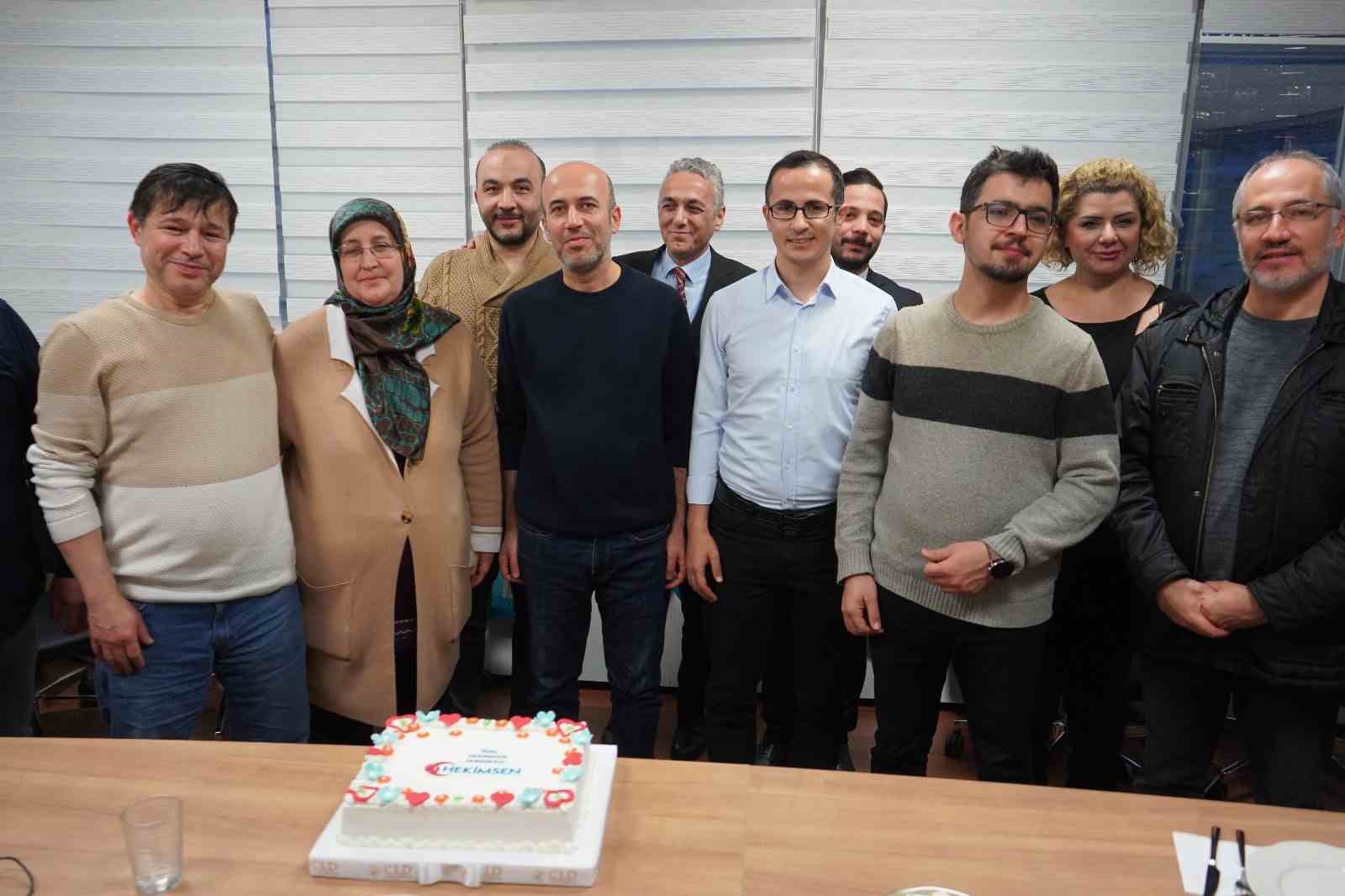 Özelde çalışan sağlık çalışanlarının sorunu daha çabuk çözüme kavuşacak
