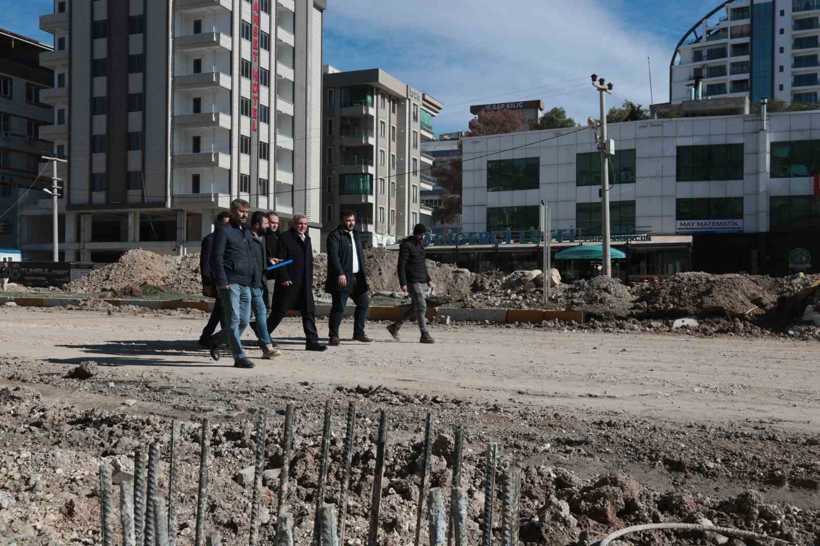 Balıkayağı K&ouml;pr&uuml;l&uuml; Kavşakta &ccedil;alışmalar s&uuml;r&uuml;yor
