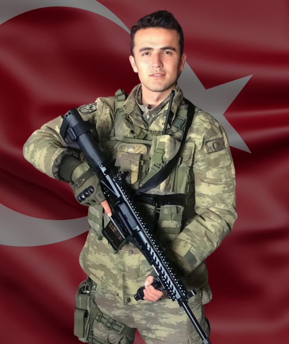 Şehit Mustafa Sezer&rsquo;in ismini kitaplarla yaşatacak
