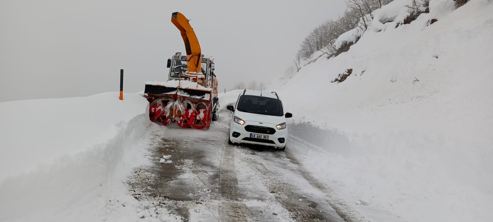 Hasköy-Mutki yolu ulaşıma açıldı
